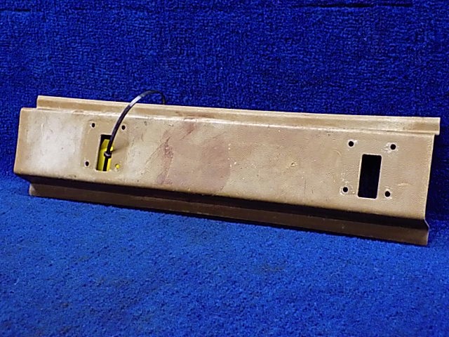79681-02 Piper - CHANNEL seat trim left forward